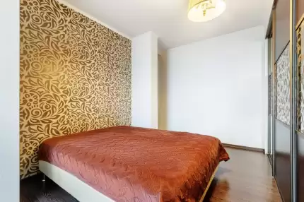 Королева 23, 60м2