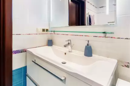 Королева 23, 60м2